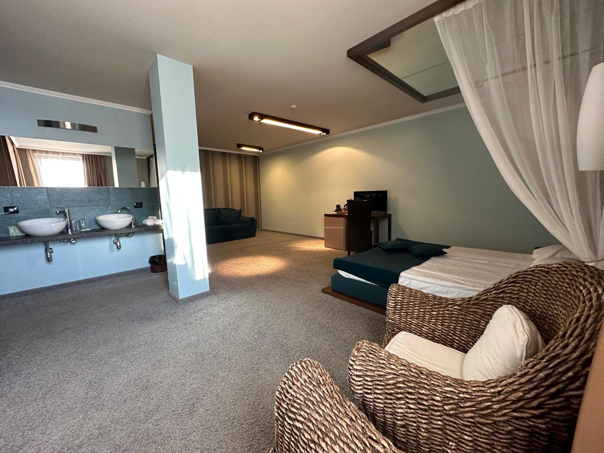 Regina Maria Spa Design Hotel بالشيك المظهر الخارجي الصورة